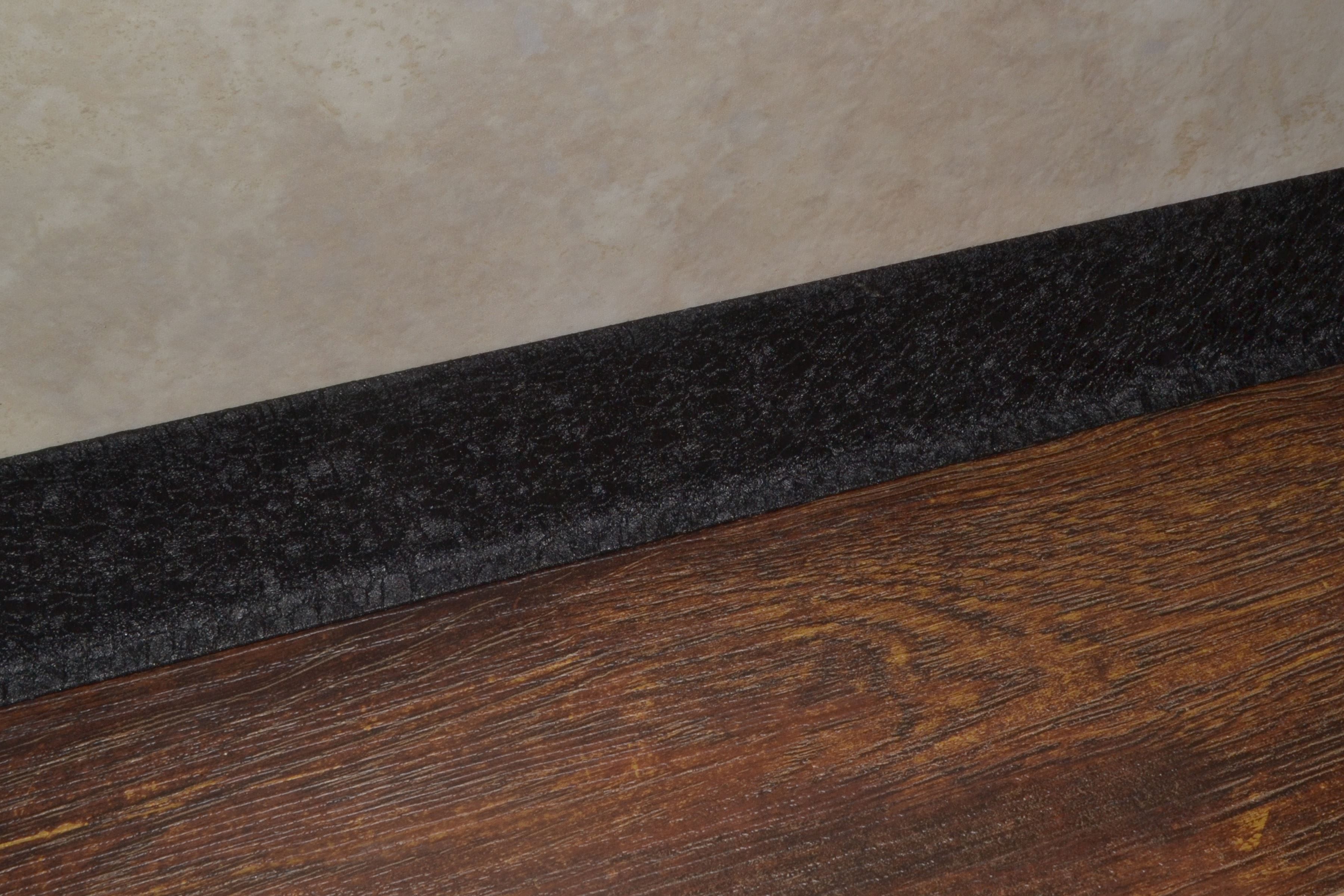 Плинтус алюминиевый L-образный текстура кожи черная (2500*11*60 мм) — купить в Тольятти